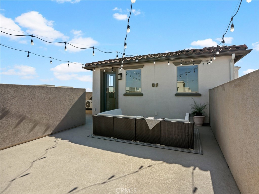633 S Motif Property Photo 26