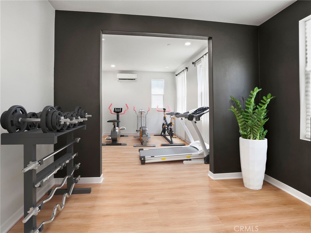 633 S Motif Property Photo 28
