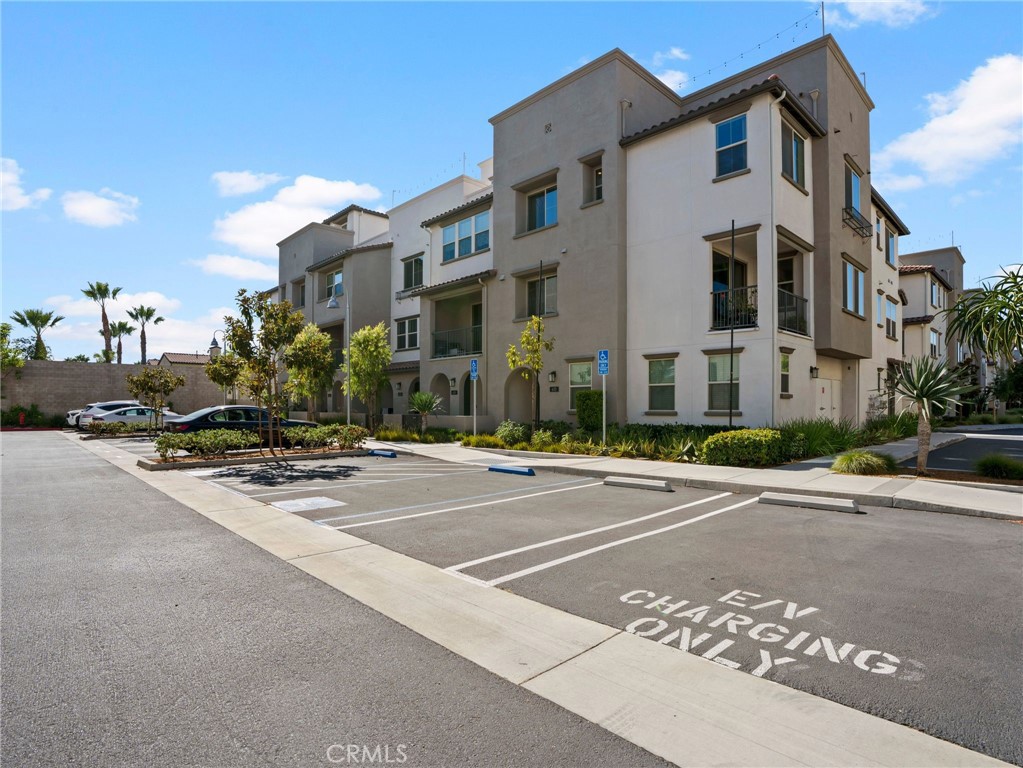 633 S Motif Property Photo 30