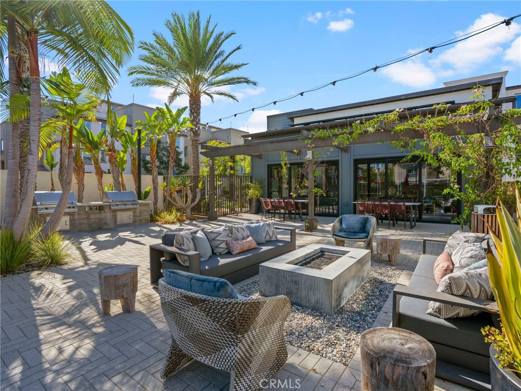 633 S Motif Property Photo 35