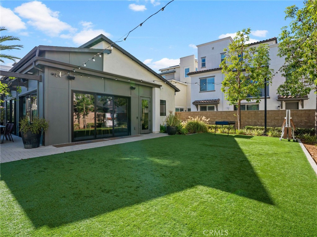 633 S Motif Property Photo 36