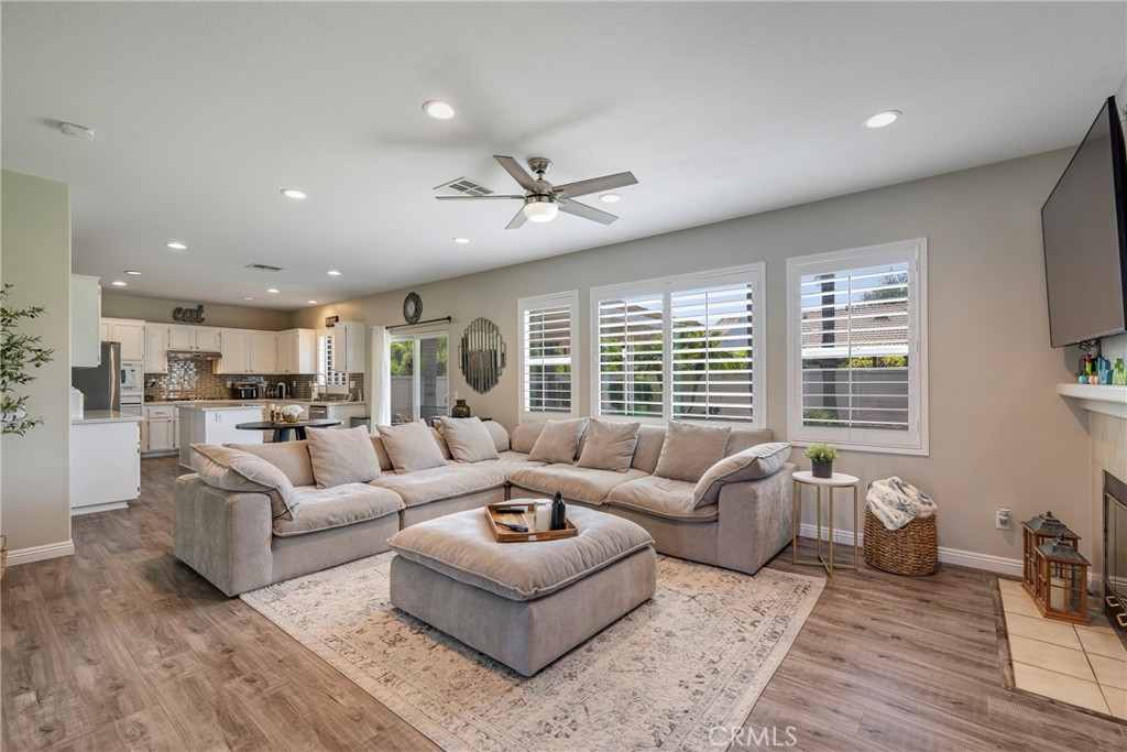 5929 Red Gold Property Photo 8