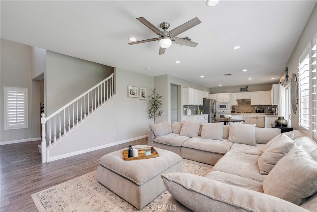 5929 Red Gold Property Photo 9