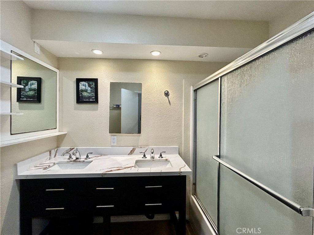 5111 Boswell Property Photo 4