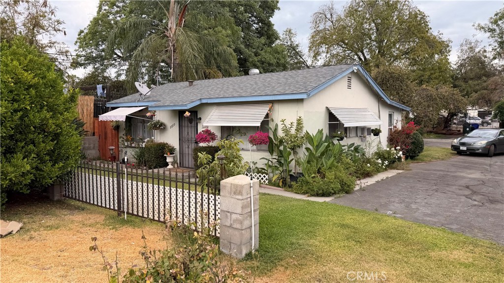8805 E Live Oak St Property Photo 2