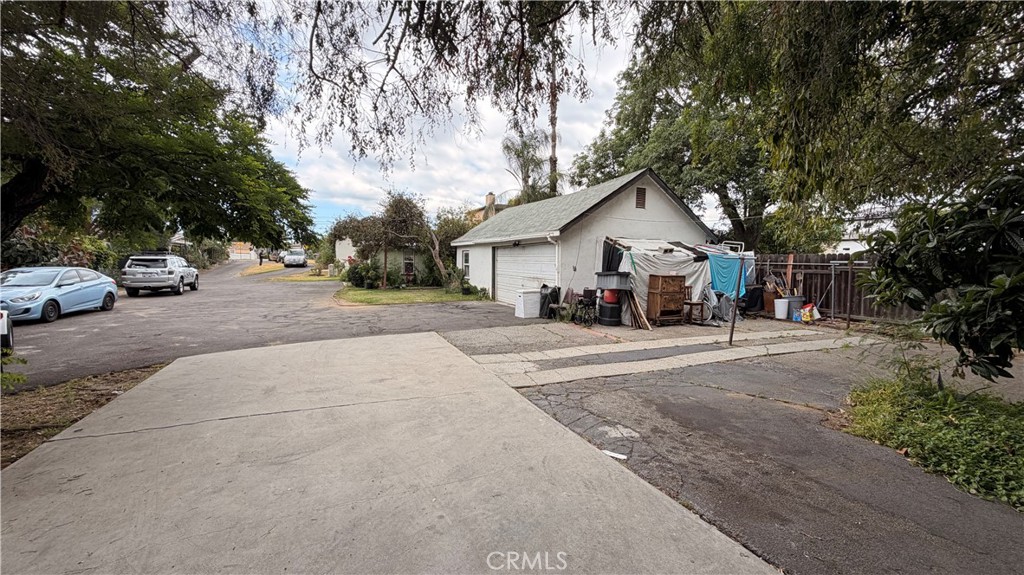 8805 E Live Oak St Property Photo 3