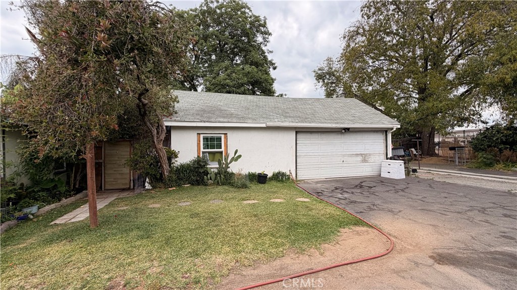 8805 E Live Oak St Property Photo 4