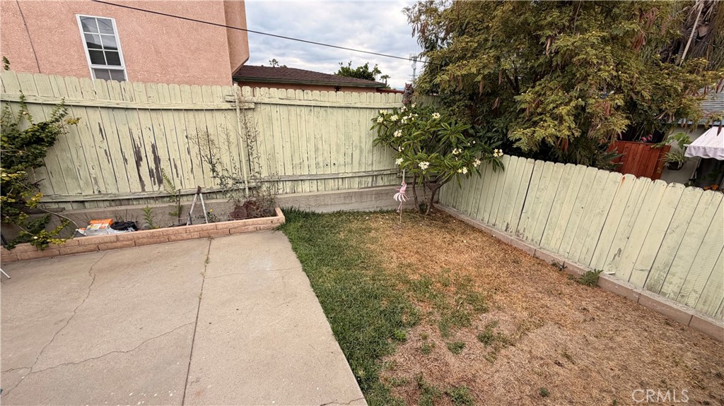 8805 E Live Oak St Property Photo 5