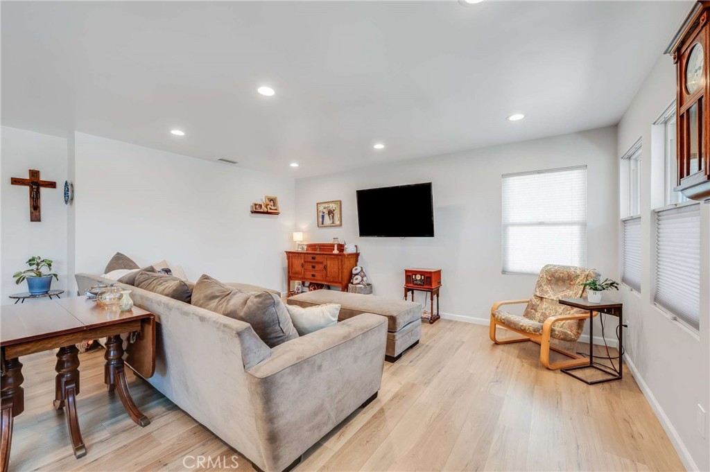 1414 E Silva Property Photo 5