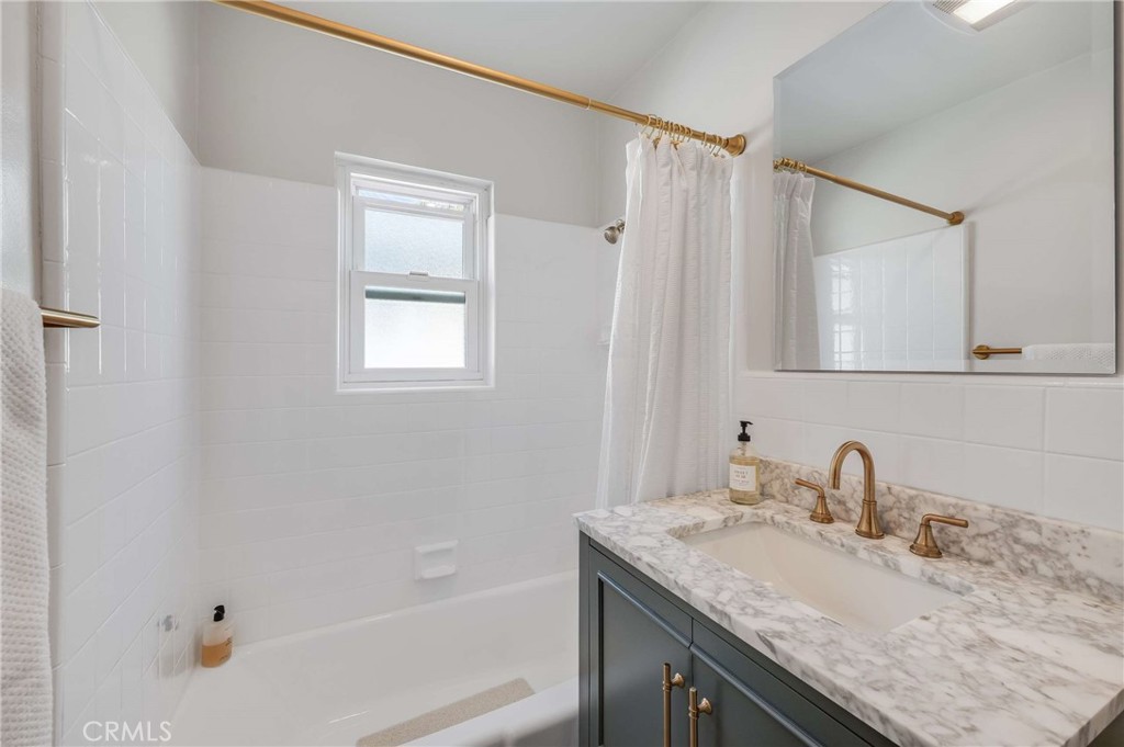 1414 E Silva Property Photo 17