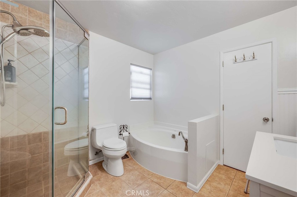 1414 E Silva Property Photo 23