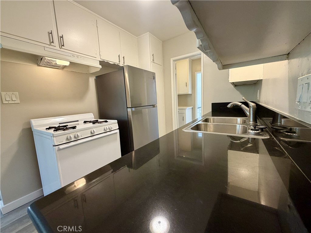 2309 Cedar Property Photo 5