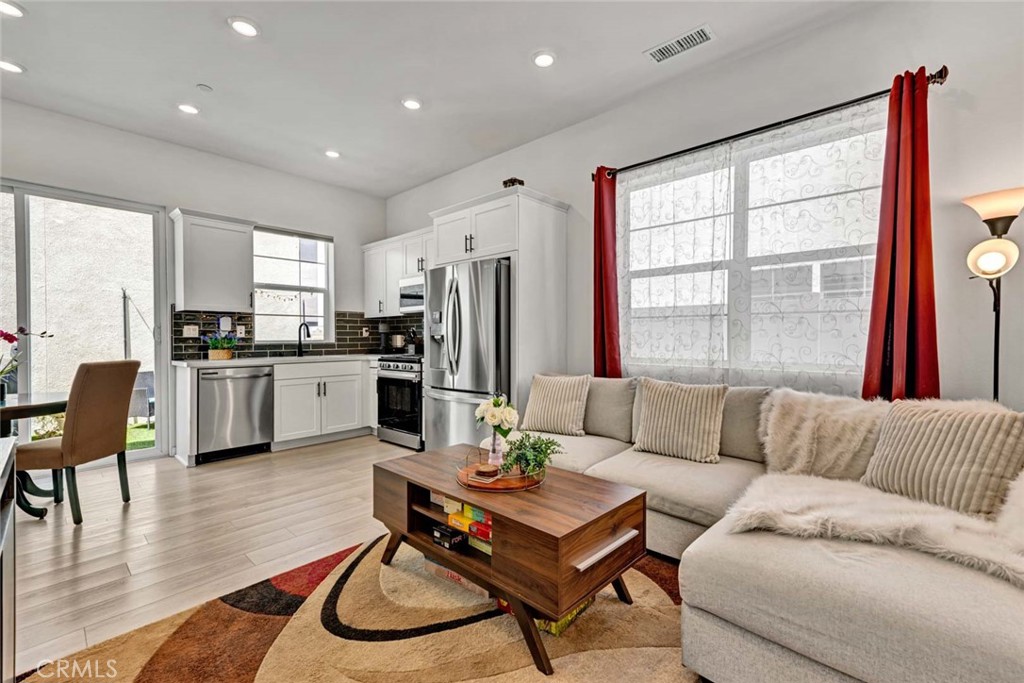 2412 E Encanto Paseo Property Photo 4