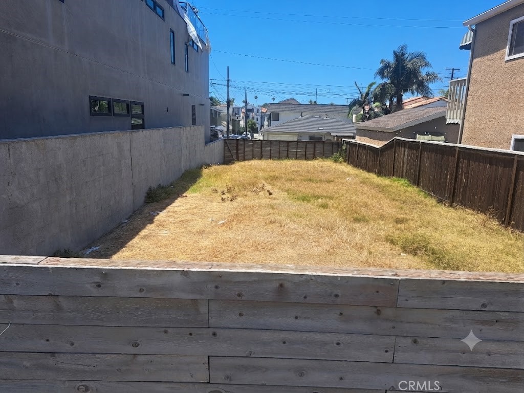 811 Huntington Property Photo 2