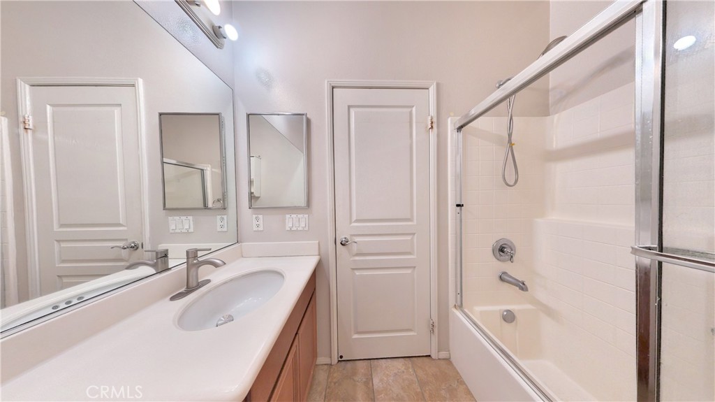 15 Elmhurst Property Photo 11