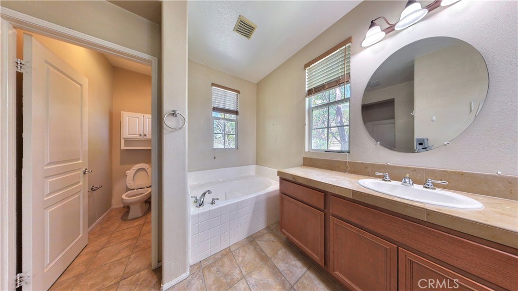 15 Elmhurst Property Photo 15