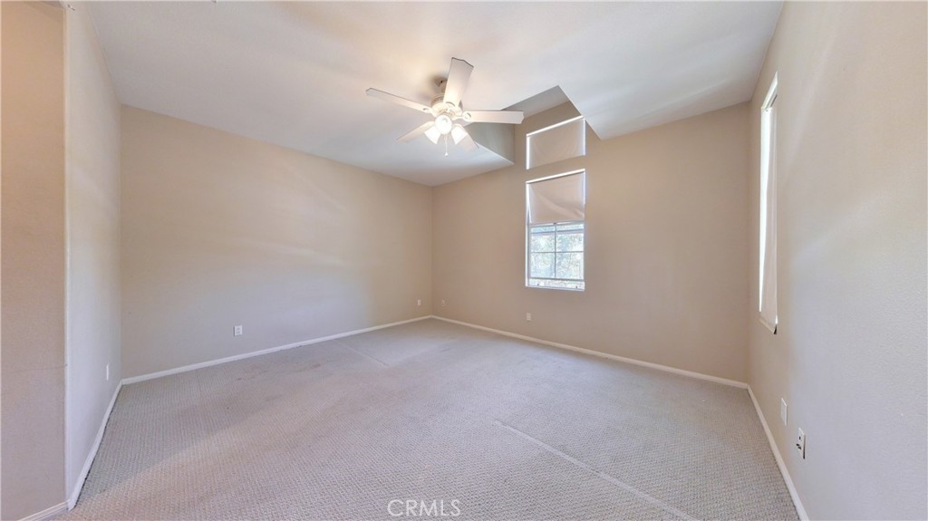 15 Elmhurst Property Photo 26