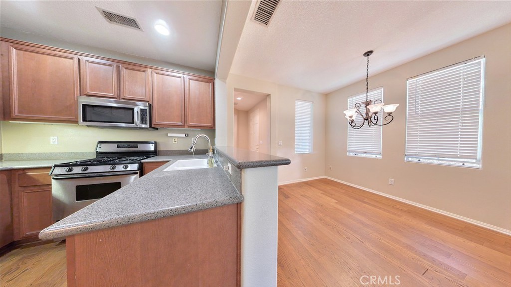 15 Elmhurst Property Photo 30