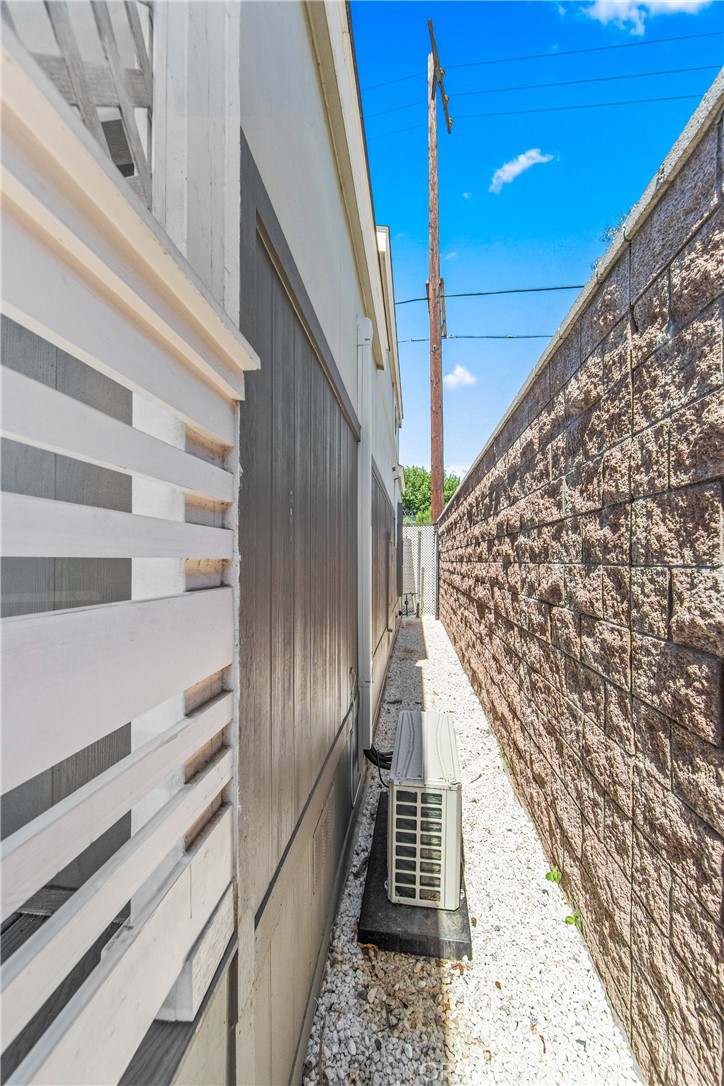 4925 Holly Property Photo 6