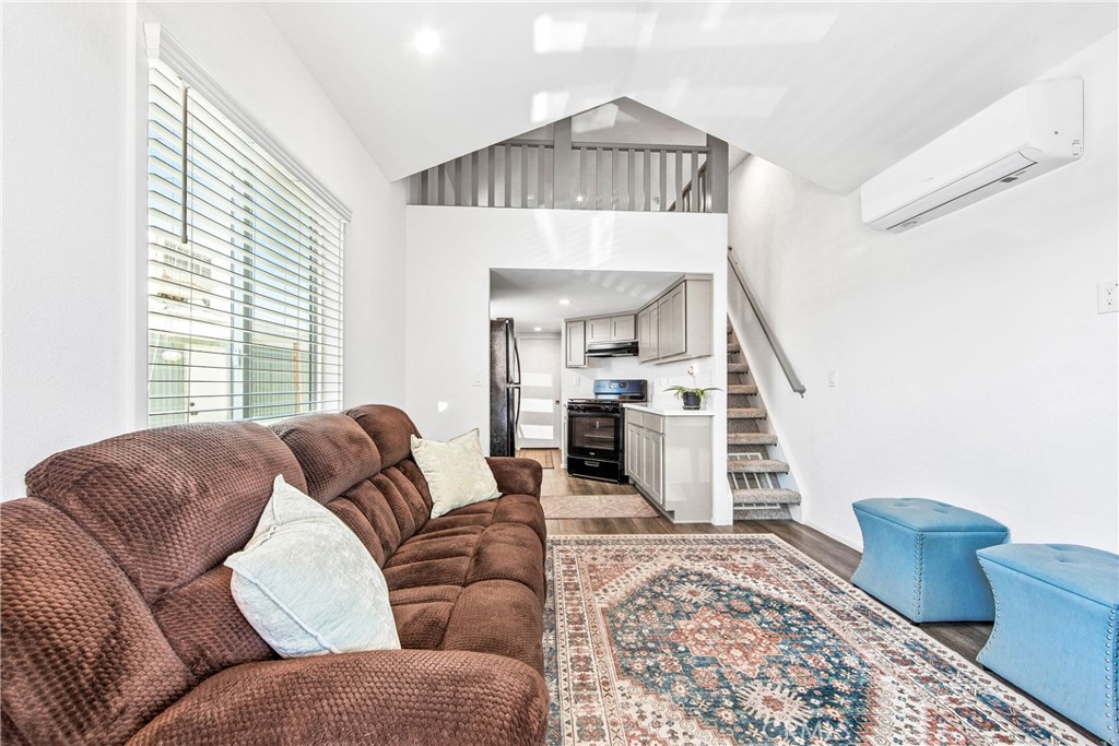 4925 Holly Property Photo 11