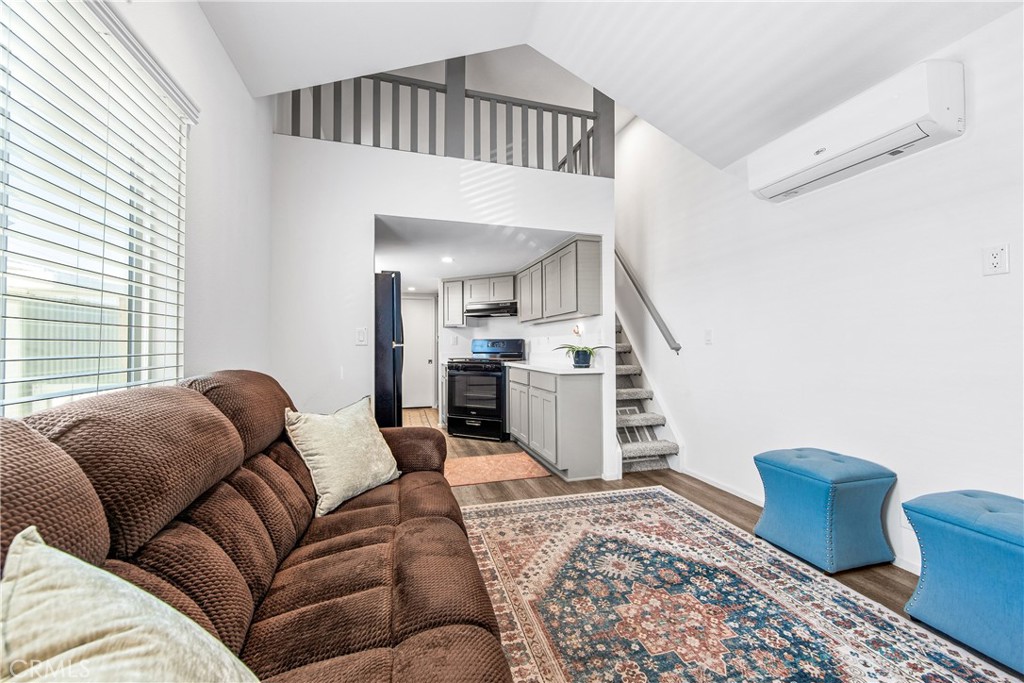 4925 Holly Property Photo 15