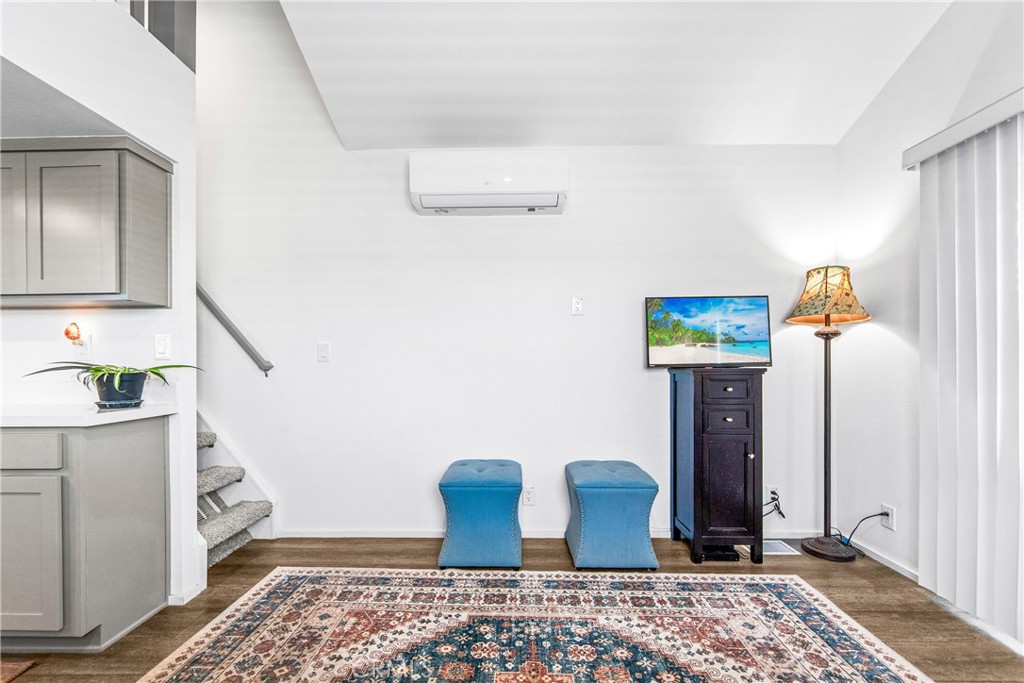 4925 Holly Property Photo 16