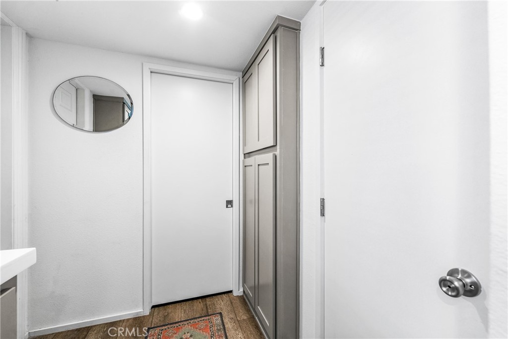 4925 Holly Property Photo 34