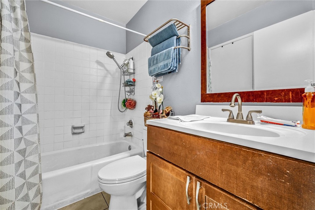 943 W Lamark Lane Property Photo 18