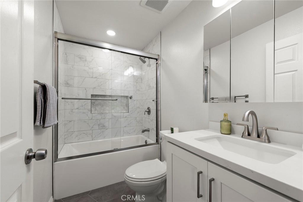 15809 Venus Place Property Photo 28