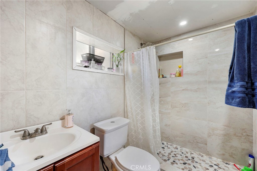 3561 Wallace Property Photo 4