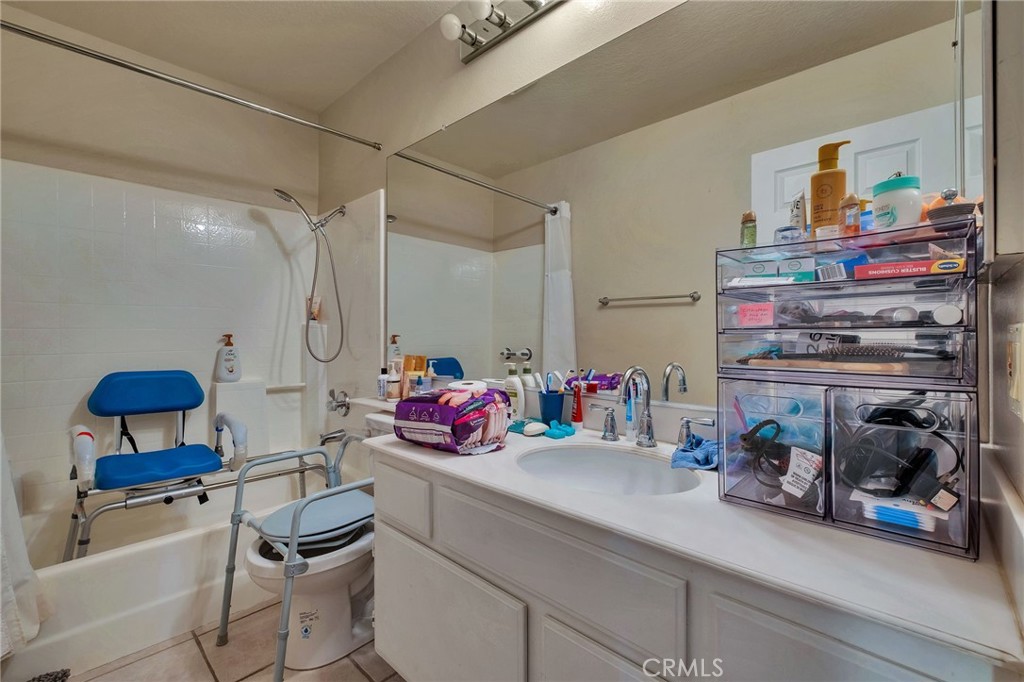 7402 Yellowtail Drive 201 Property Photo 13