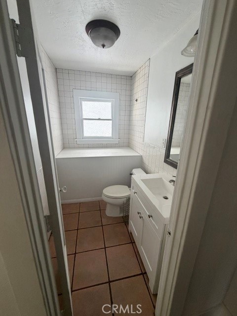 341343 Redondo Avenue Property Photo 11