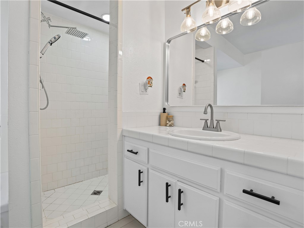 1112 E Avenue J4 Property Photo 13