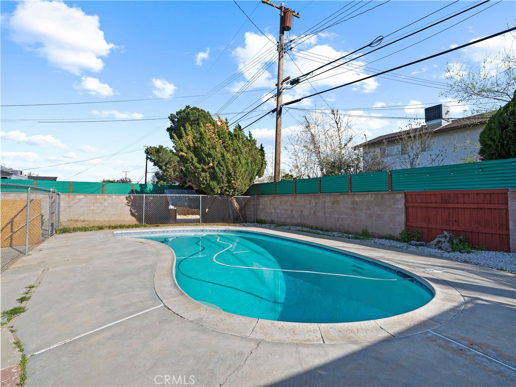 1112 E Avenue J4 Property Photo 21