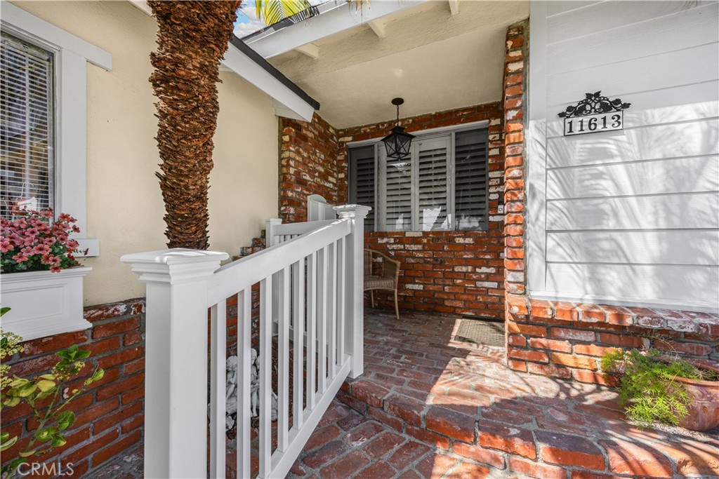 11613 Hermes Property Photo 4