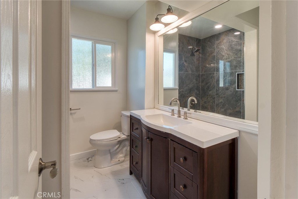 8237 Arnett Property Photo 15