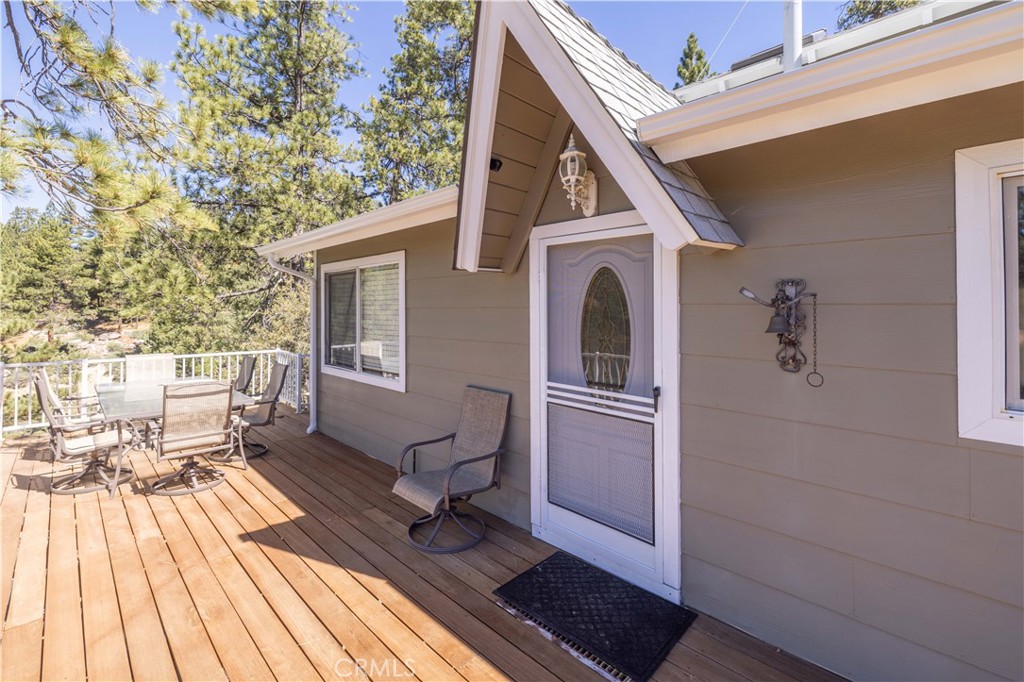 39147 Cedar Dell Property Photo 3