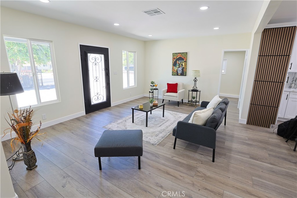 10036 Arleta Avenue Property Photo 4
