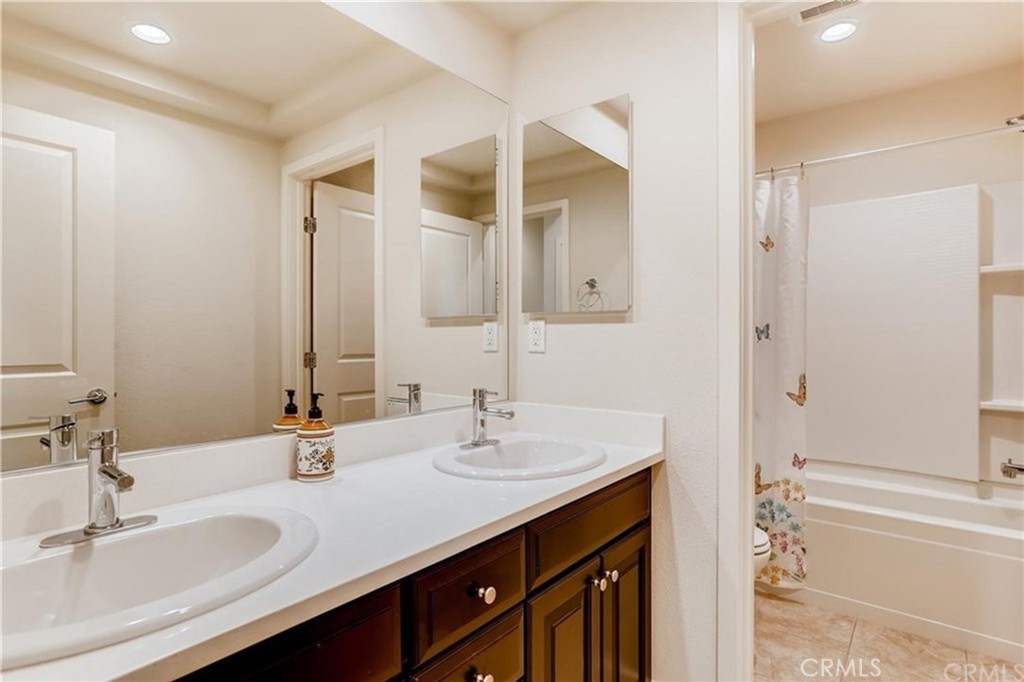 109 Interval Property Photo 13