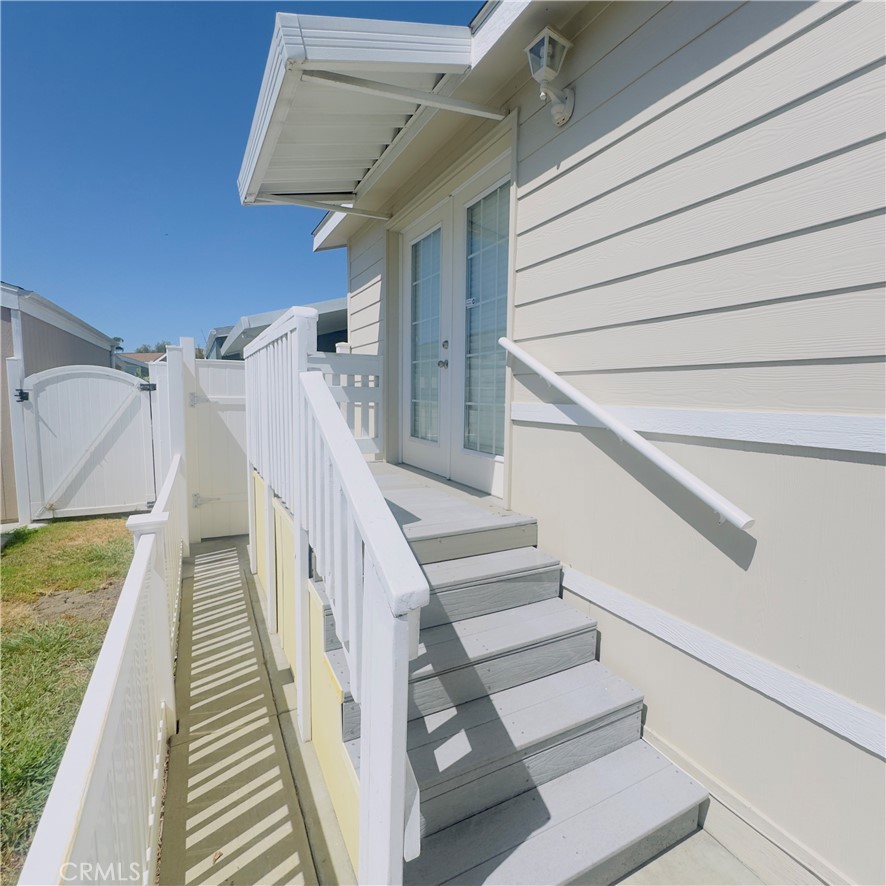 11 Pine Via Property Photo 2
