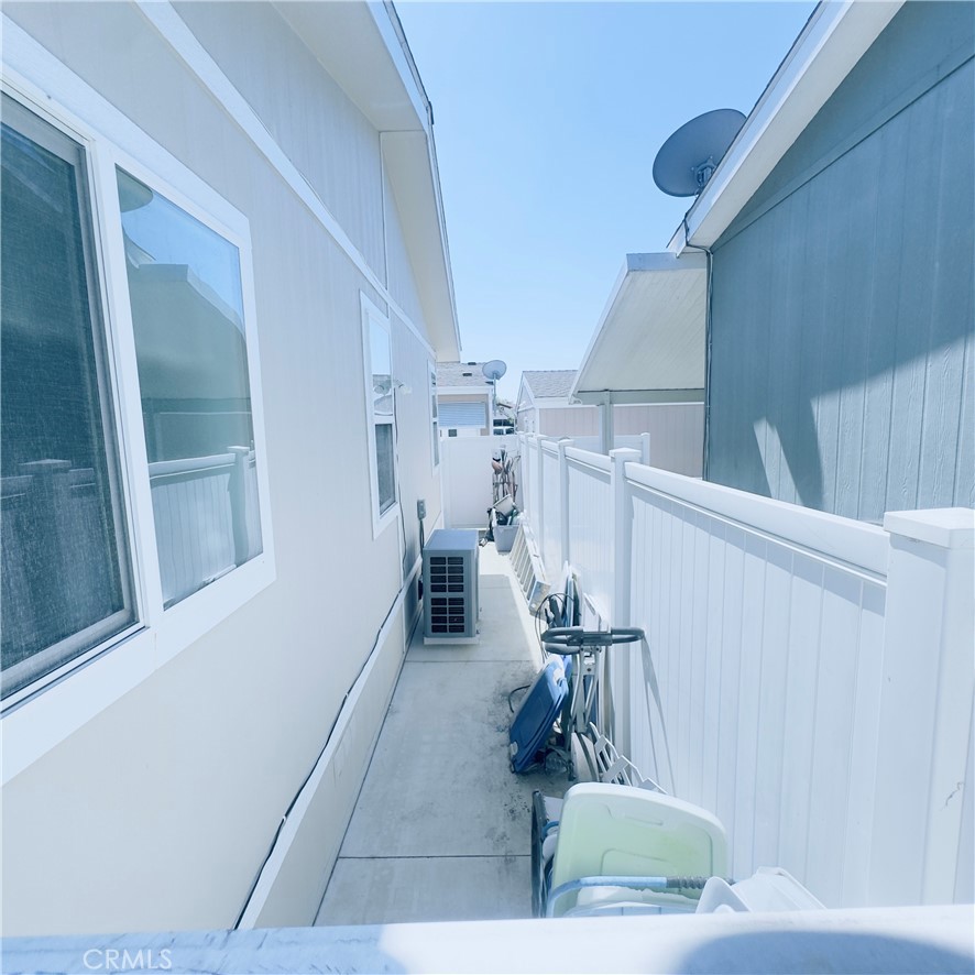 11 Pine Via Property Photo 4