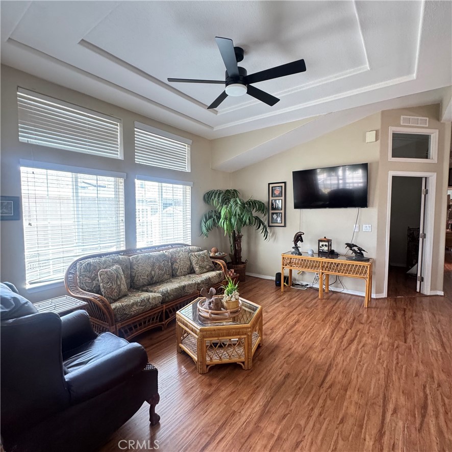11 Pine Via Property Photo 5