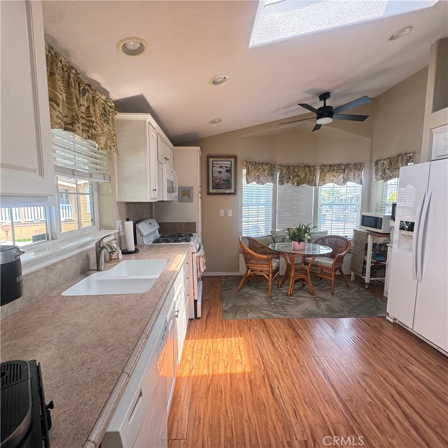 11 Pine Via Property Photo 10