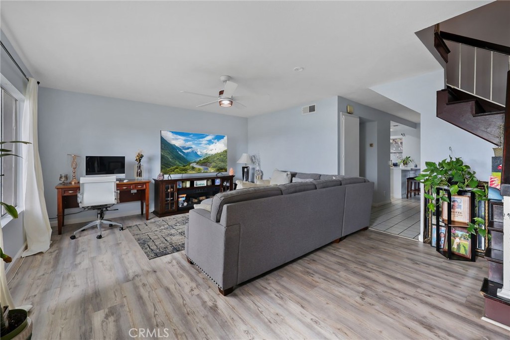 209 Fredricks Property Photo 4