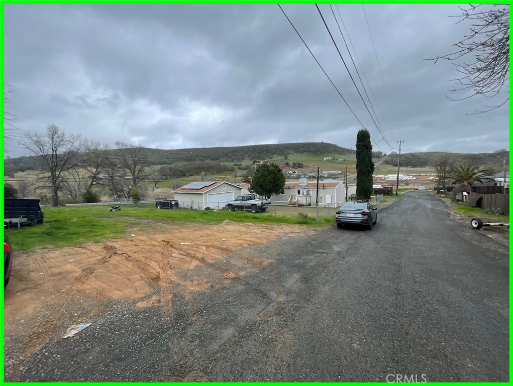 15940 Davis Avenue Property Photo 4