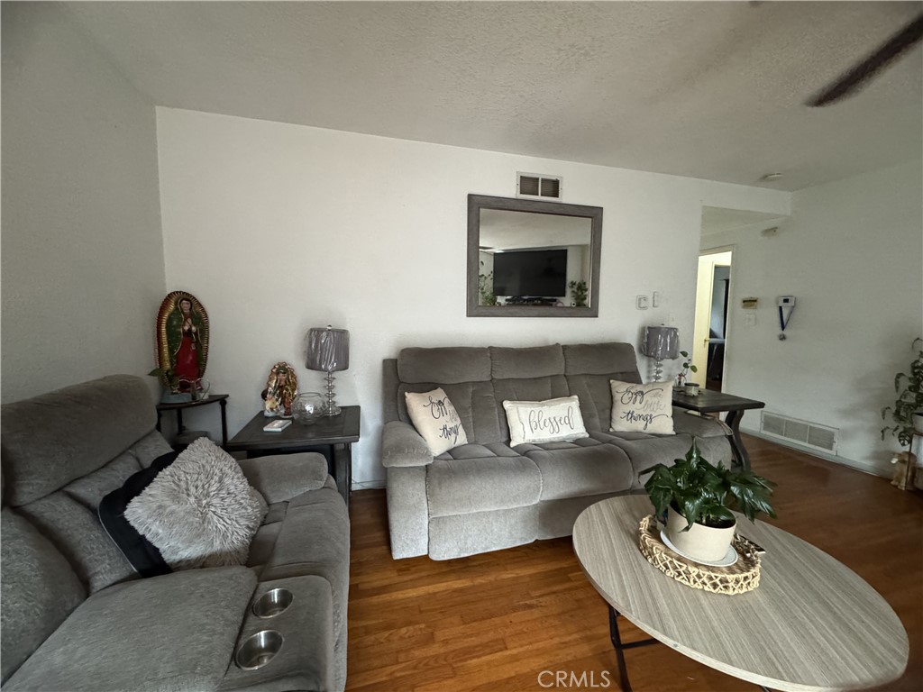 6170 Downey Avenue Property Photo 5