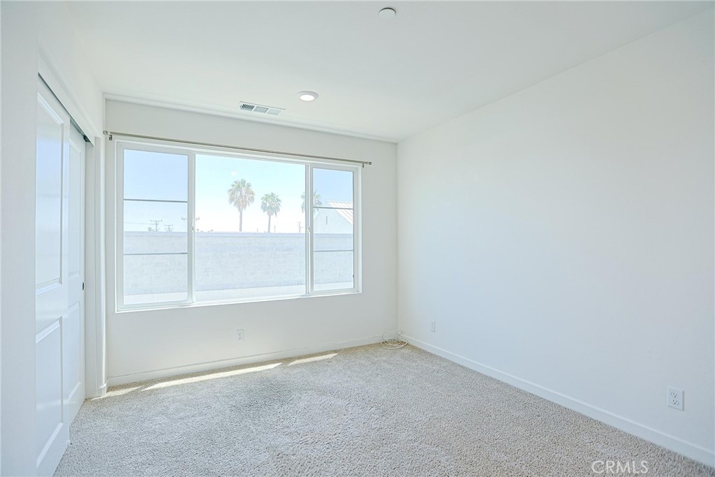 295 Vista Drive #87 Property Photo 16