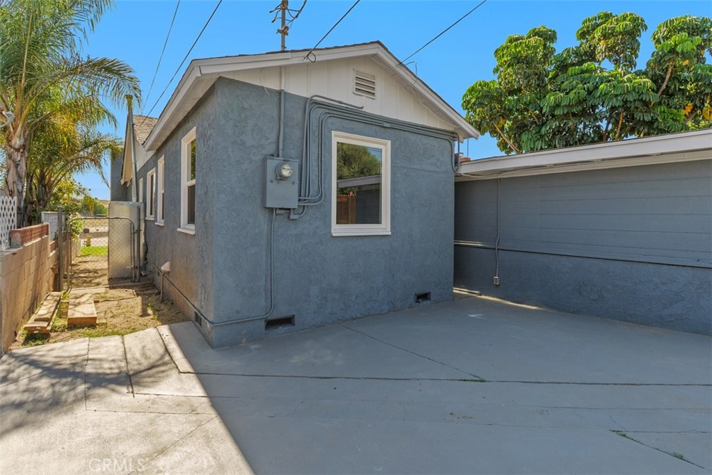 1355 E Olive Street Property Photo 25