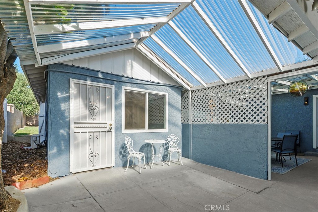 1355 E Olive Street Property Photo 27