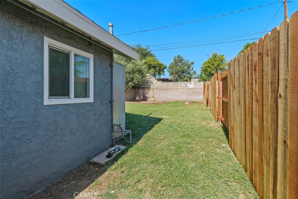 1355 E Olive Street Property Photo 33